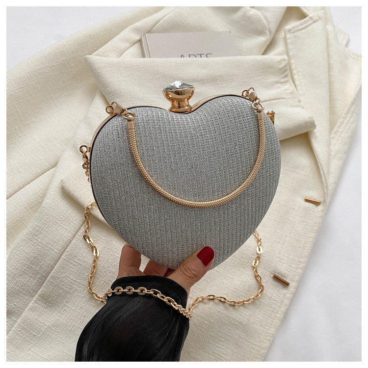 Naia - Herz-Abendtasche