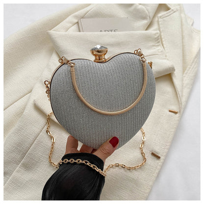 Naia - Herz-Abendtasche